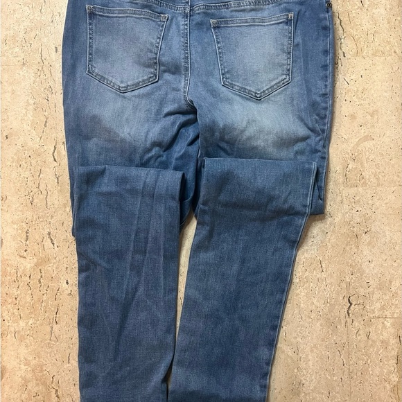 2 Pairs of Chico’s Size 0 (4) Perfect Stretch Jeans - Picture 6 of 9